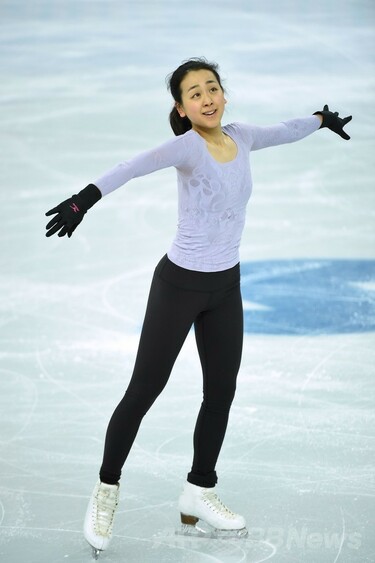 フィギュアの会場で練習に臨む浅田真央、ソチ五輪 写真8枚 国際