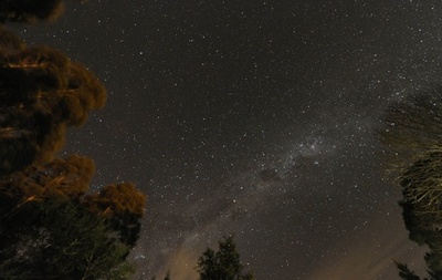 星空目当ての観光客が群がるアフリカで最も暗い土地