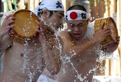 神田明神で恒例の「寒中禊がまん会」