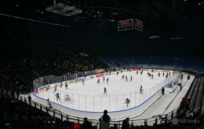 IOC、アイスホッケーのリンクに小さな穴もミラノ五輪へ準備万端と強調