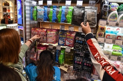 新型コロナウイルス、宿主はコウモリかヘビの可能性 研究