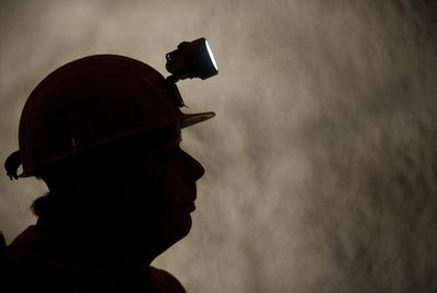 地震による爆発・落盤で34人閉じ込め、ボスニアの炭鉱