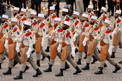 仏外国人部隊、ウクライナ出身兵の母国方面への渡航阻止