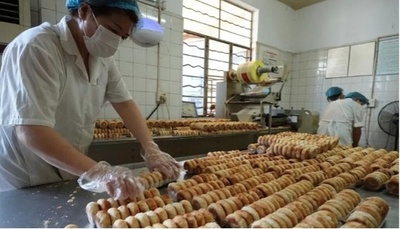 1日3万個でも足りない　杭州の老舗月餅工場が人気