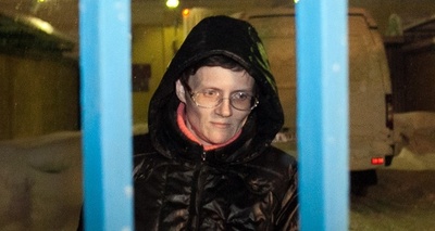 「国家反逆罪」の7児の母、拘束解かれる 署名運動に5万人 ロシア