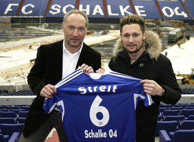 シャルケ04 アルベルト・シュトライトを獲得