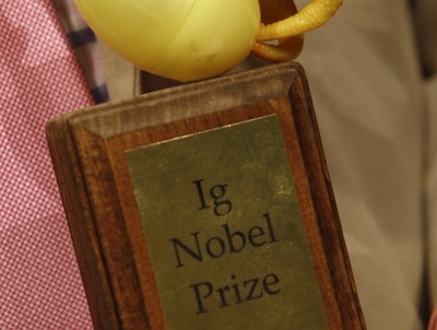 イグ・ノーベル賞、バナナの皮を使った研究で日本人も受賞