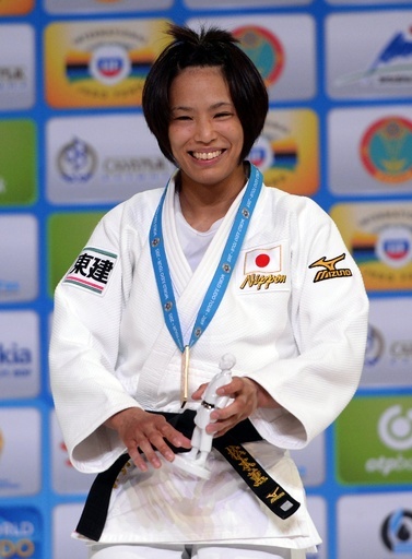 松本が女子57キロ級で2度目の金メダル、世界柔道