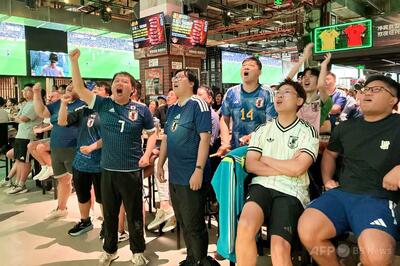 中国のサッカー日本代表サポーター、政治を切り離して応援