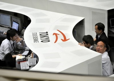 日経平均大幅続伸、9608円32銭