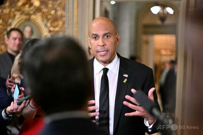 米上院議員、トランプ氏批判のマラソン演説で記録更新 24時間超