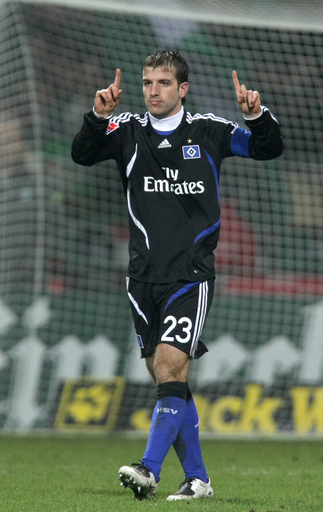 ミランとユベントスがファン・デル・ファールトの獲得に乗り出す