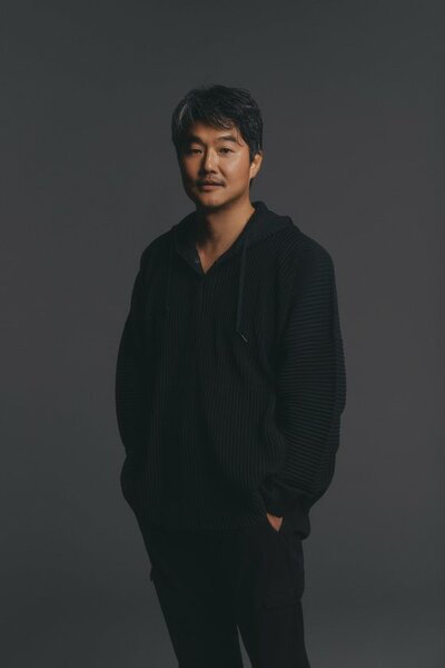 「今、私たちの学校は…」 イ・ジェギュ監督インタビュー (上) – KOREA WAVE