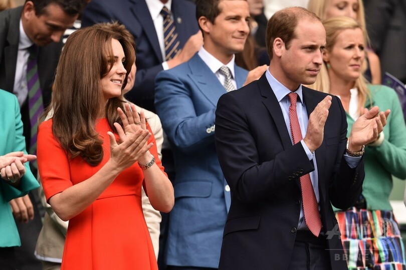 英王子夫妻がウィンブルドン観戦、キャサリン妃は真っ赤なワンピース
