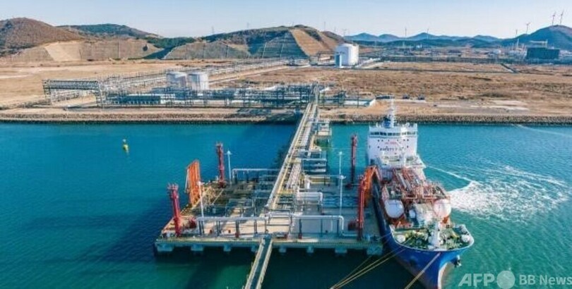 中国初のグリーン液化天然ガス充填作業が遼寧省大連市で完了