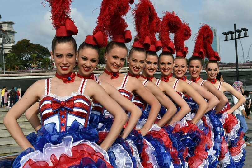 ムーランルージュの踊り子、マーライオンと初共演