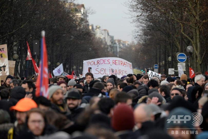 仏年金改革、首相が譲歩も労組反発 スト拡大宣言