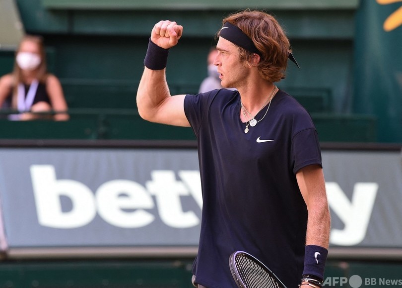 ルブレフ、芝で初の決勝進出 ノベンティOP