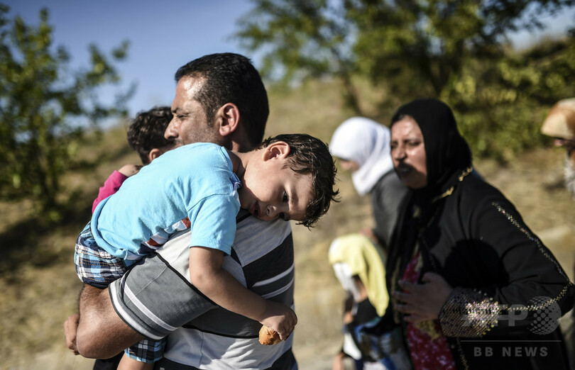 トルコで移民船沈没、22人死亡 警察が陸路越境を阻止