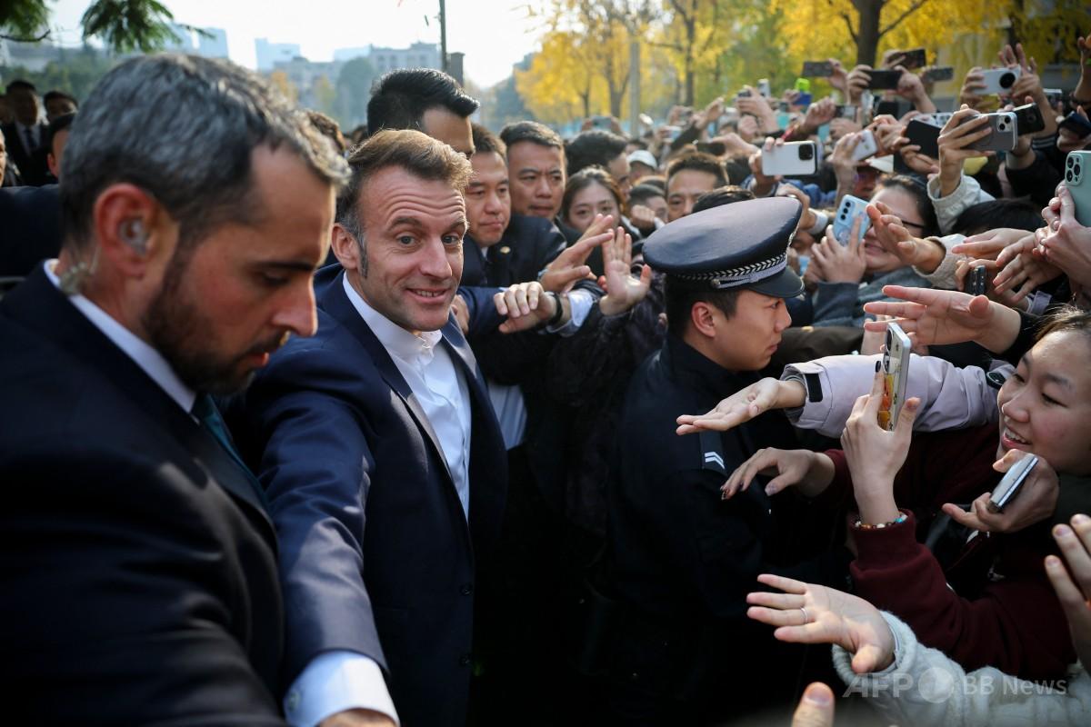 中国の大学、マクロン仏大統領を熱烈大歓迎 ロックスター級 写真11枚