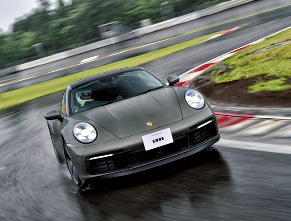 新型ポルシェ911に国内初試乗。ウェット・モードの凄さ実感! 新型ポルシェ911に国内初試乗。ウェット・モードの凄さ実感!