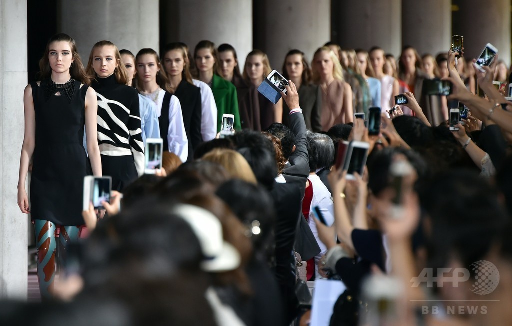 「クリスチャン・ディオール」都内で15/16年秋冬発表