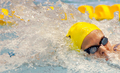 女子100メートル自由形の決勝に臨むリスベス・レントン。(c)AFP/Toru YAMANAKA