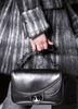 フランス・パリ市内で発表されたクリスチャン ディオール（Christian Dior）の10/11年秋冬コレクション（2010年3月5日撮影）。(c)AFP/Francois Guillot