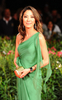 第67回ベネチア国際映画祭（Venice International Film Festival）に出席したマレーシア生まれの女優ミシェル・ヨー（Michelle Yeoh、右、2010年9月3日撮影）。(c)AFP/VINCENZO PINTO
