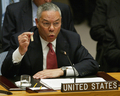 米ニューヨーク（New York）の国連安全保障理事会（UN Security Council）で、イラクの大量破壊兵器の脅威について説明するコリン・パウエル（Colin Powell）米国務長官（2003年2月5日撮影）。(c)AFP/Timothy A. CLARY