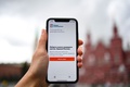 ロシアの野党勢力が配信したアプリ「賢い投票」（2021年9月16日撮影）。(c)NATALIA KOLESNIKOVA / AFP
