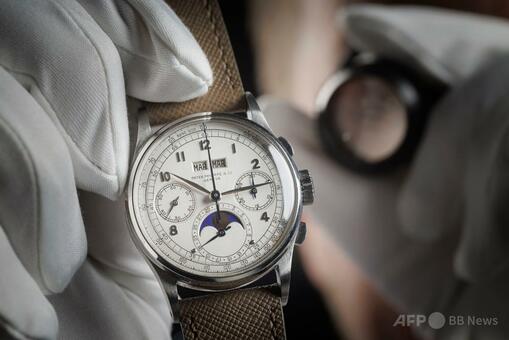 世界で4本、パテック・フィリップ「Ref.1518」 27億円で落札 写真10枚