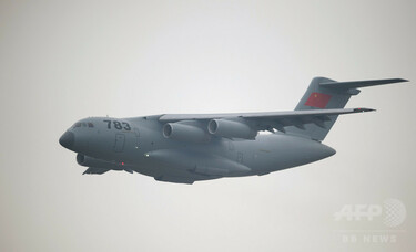 中国軍、最大の国産軍用輸送機「運20」の運用開始 写真3枚 国際
