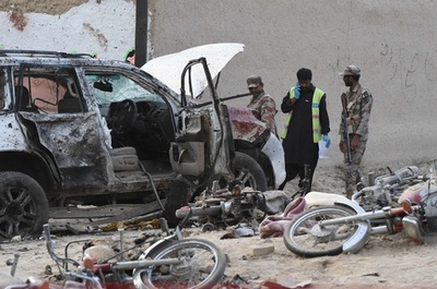 パキスタンで上院副議長を狙った自爆攻撃、ISが犯行声明