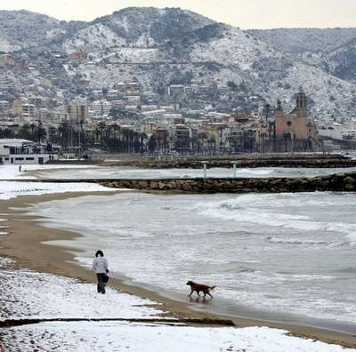 エレベーターに8日間、閉じ込められていた女性を救助 スペイン