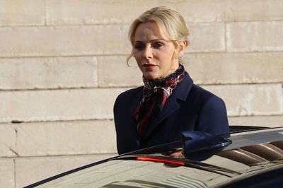 シャルレーヌ公妃、モナコに帰国 南ア滞在中に急病で手術