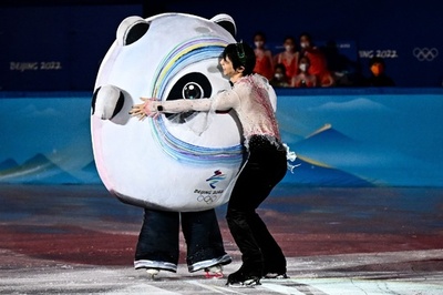 【写真特集】北京冬季五輪フィギュアスケート、エキシビションの華麗な舞