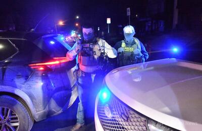 ICE職員のマスク着用禁じる州法、連邦地裁差し止め 「差別的」