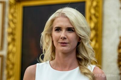 トランプ氏に「心酔」する忠臣、ナタリー・ハープ氏に脚光「大切なのはあなただけ」
