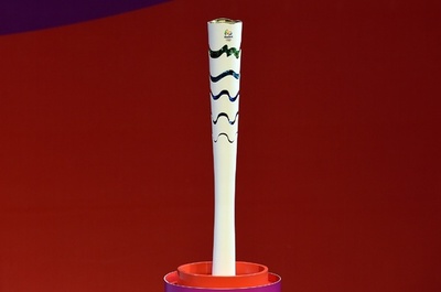 聖火リレーのトーチを発表、リオ五輪
