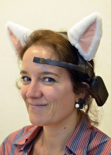 脳波で動く｢ネコ耳｣、日本の開発者チームが製作