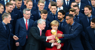 独代表がスポーツ最高賞受賞、W杯優勝の軌跡を描いた映画上映