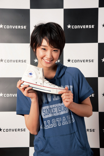 ＜senken h 122＞注目の人気女優、今月からコンバースのモデルに／剛力彩芽