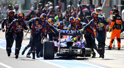 タイヤがF1マシンから外れてカメラマンを直撃、ドイツGP