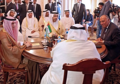 サウジなど、カタールとの関係断絶を維持 「否定的な」返答を批判