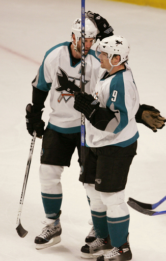 ＜06-07NHL＞シャークス ミチャレクの活躍でブラックホークスを撃破 - 米国