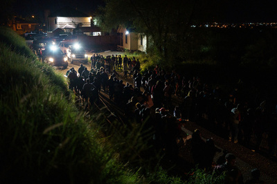 米国境の不法移民拘束、6月は前月比4.5％増の18万9000人