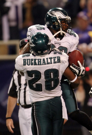 イーグルス バイキングス下しカンファレンス準決勝へ