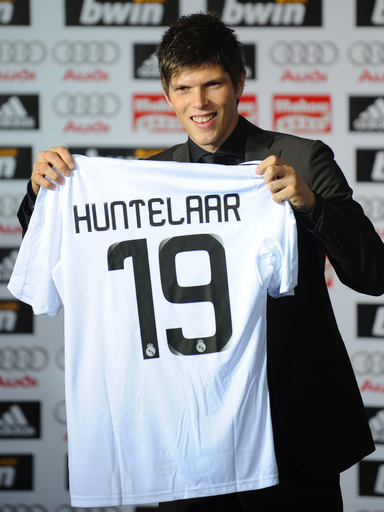 レアル・マドリード フンテラールの入団会見を行う