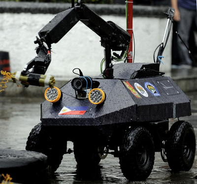 フィリピン警察導入の爆発物処理ロボット